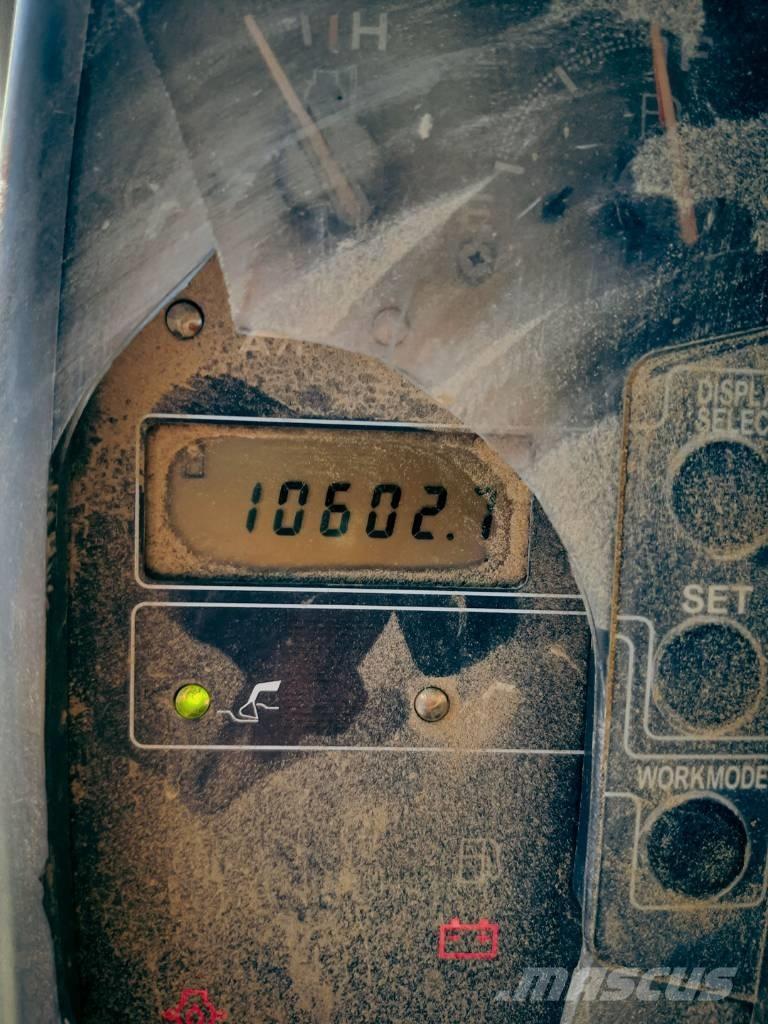 John Deere 330 CLC Pásové rýpadlá