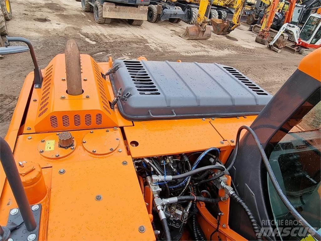 Doosan DX 140 LC-3 Pásové rýpadlá
