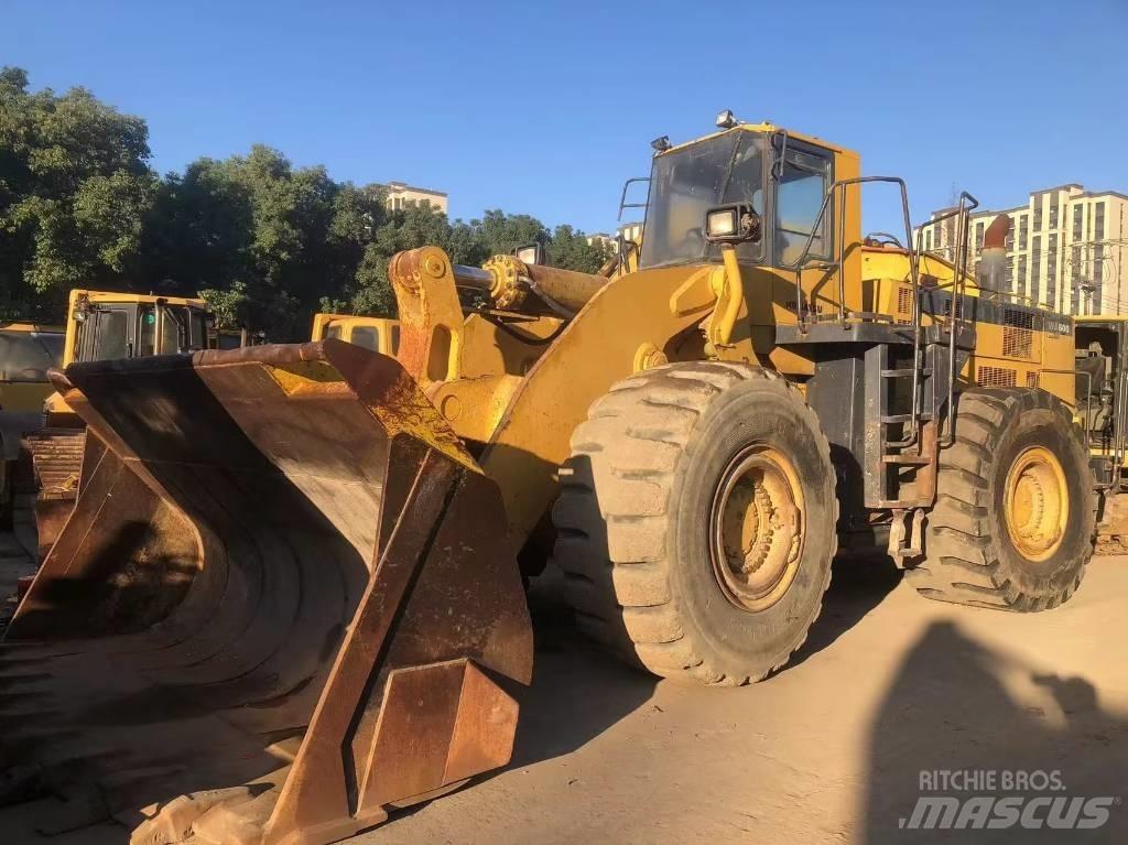 Komatsu WA 600-3 Kolesové nakladače