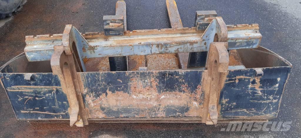 Wiedemann 1380 Šmykom riadené nakladače