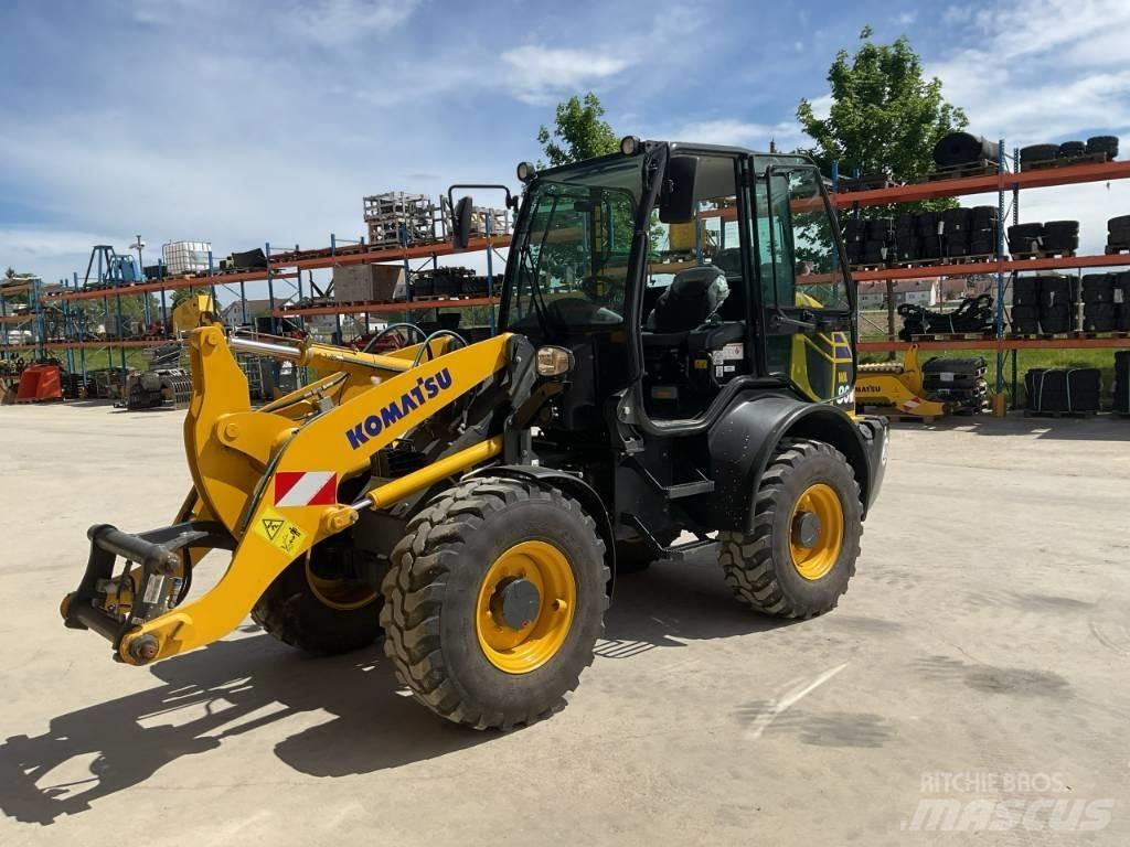 Komatsu WA80M-8 Kolesové nakladače