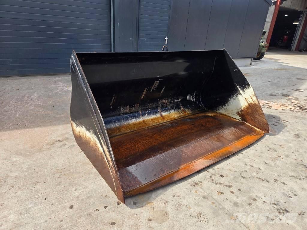 JLG 2450 / 2400 Príslušenstvo pre čelné nakladače