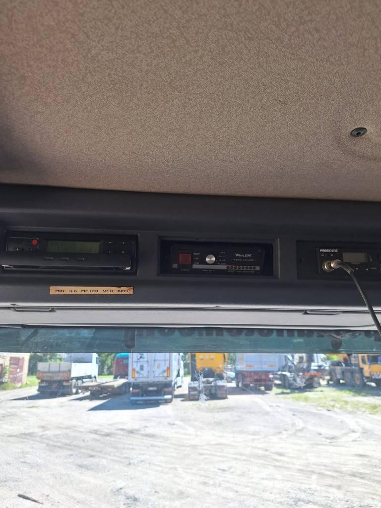 Scania P 3210 Nakladacie žeriavy