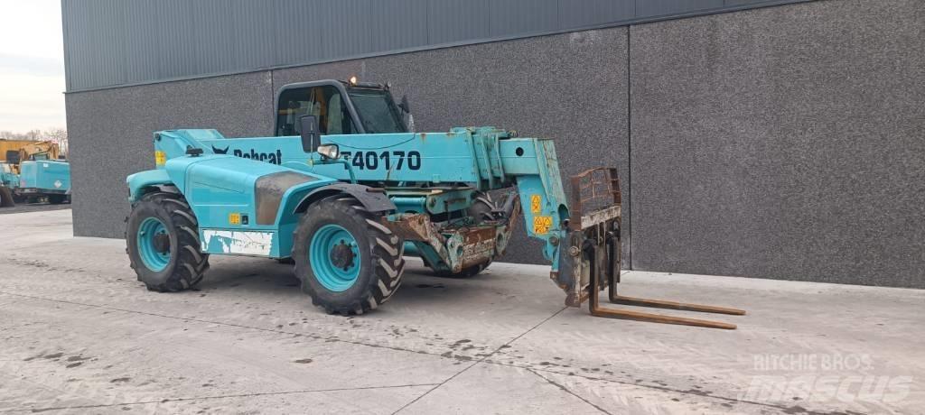 Bobcat T 40.170 Teleskopické manipulátory