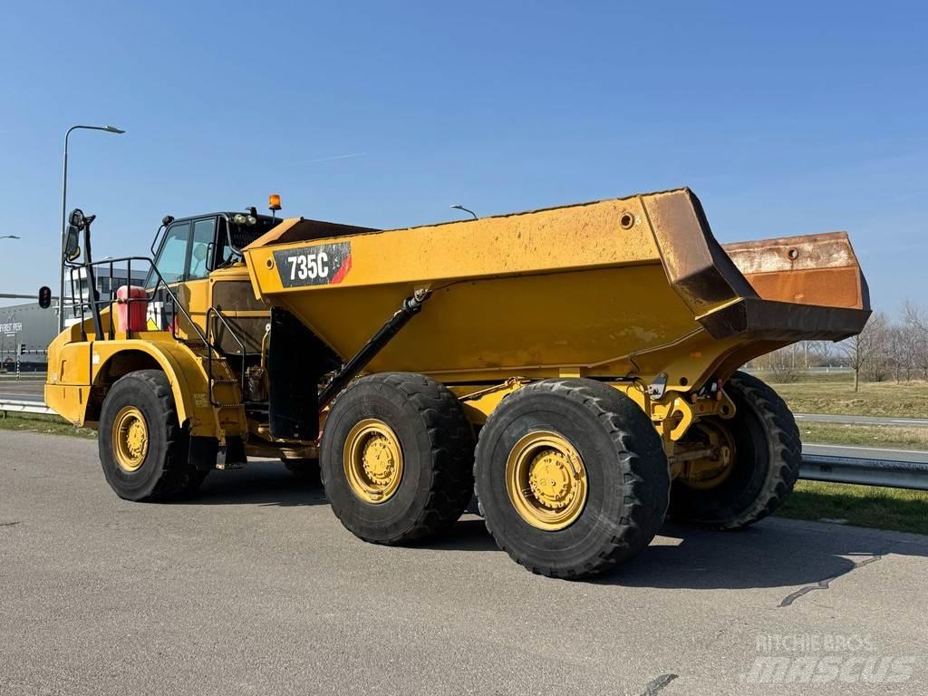 CAT 735C Kĺbové nákladné autá