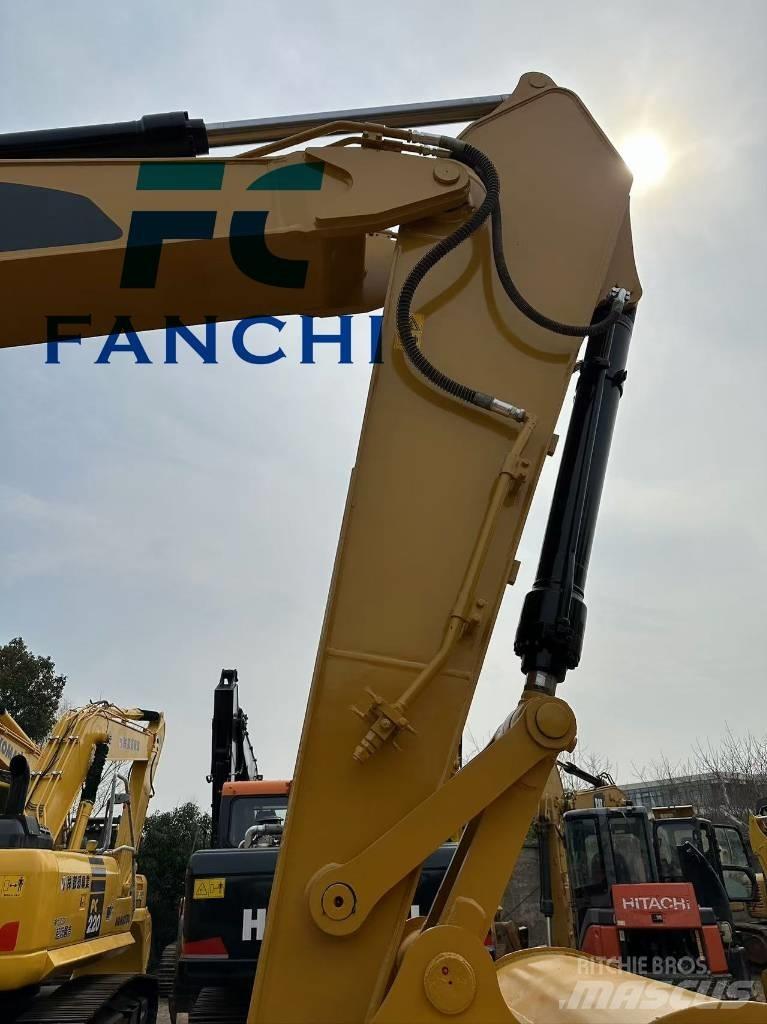 CAT 325 D Pásové rýpadlá