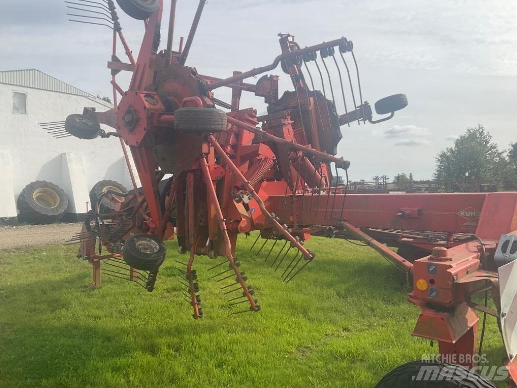 Kuhn Ga 9321 Obracače a zhrabovače sena