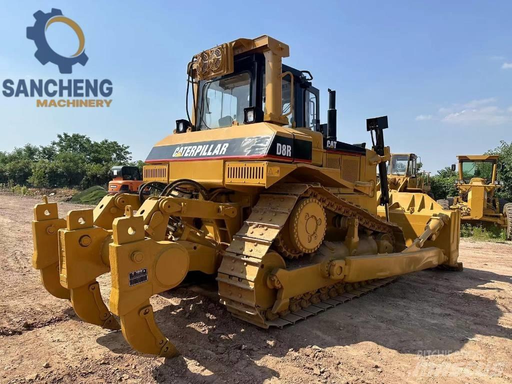 CAT D8R Pásové dozéry