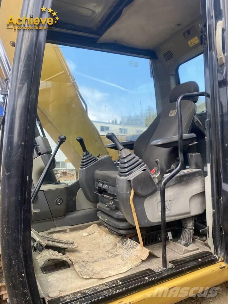 CAT 313D2GC Pásové rýpadlá