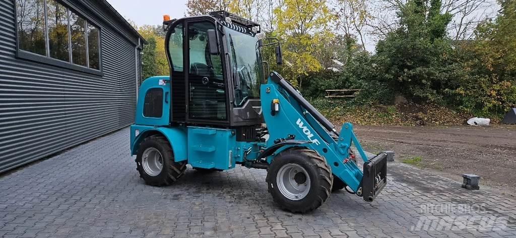 Wolf R906 Kolesové nakladače