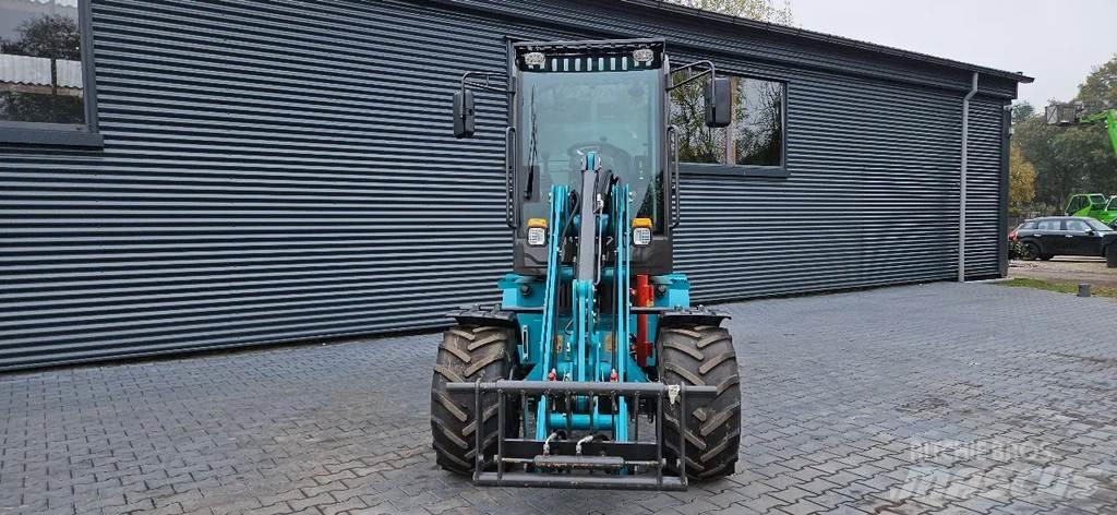 Wolf R906 Kolesové nakladače