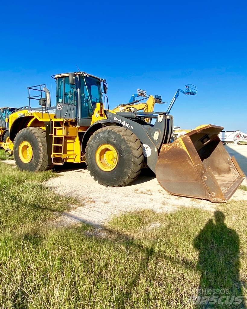 John Deere 844K Kolesové nakladače