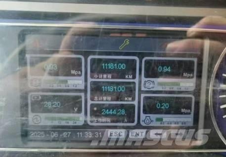 Sany STC1000C7-1 Univerzálne terénne žeriavy