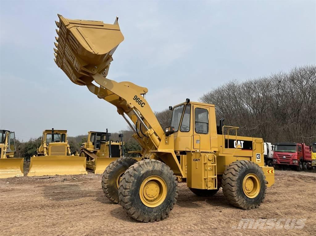 CAT 966C Kolesové nakladače