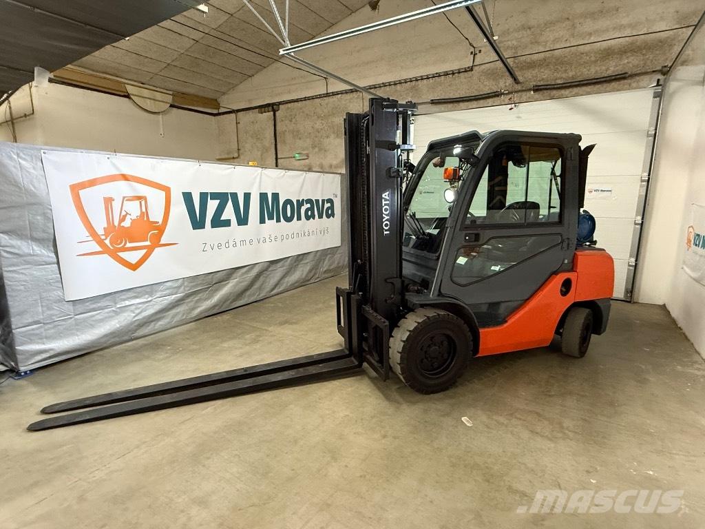 Toyota 02-8 FGJF 35 LPG vozíky