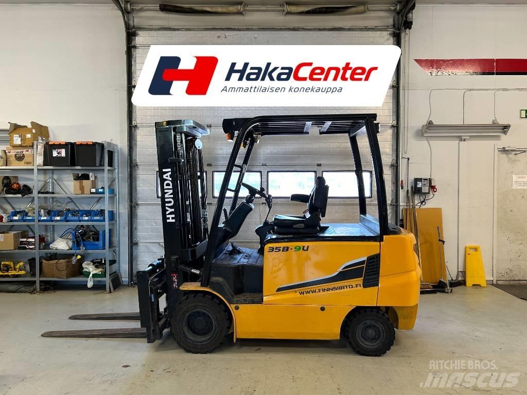 Hyundai 35B-9U Akumulátorové vozíky