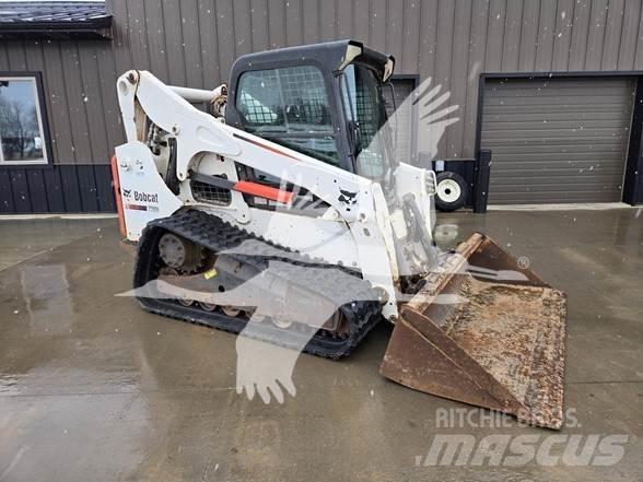 Bobcat T750 Šmykom riadené nakladače