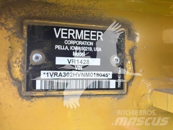 Vermeer VR1428 Obracače a zhrabovače sena