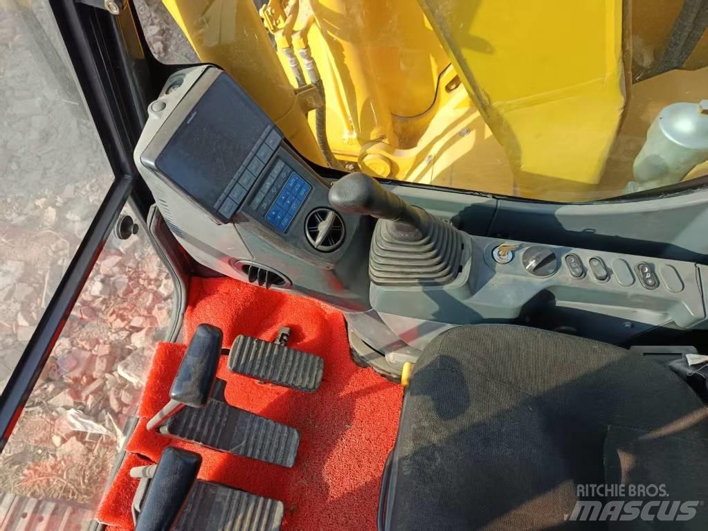 Komatsu PC138US Pásové rýpadlá