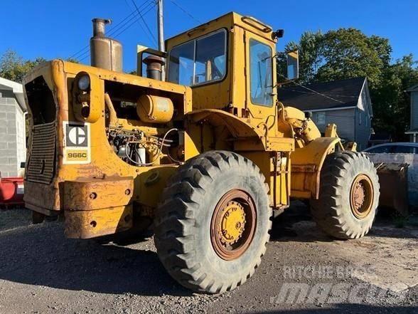 CAT 966 C Kolesové nakladače