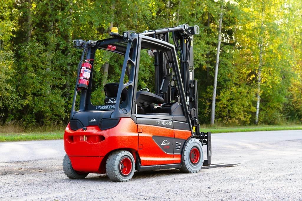 Linde E30-01 Akumulátorové vozíky