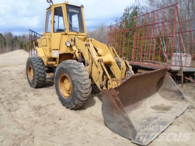 CAT 930 Kolesové nakladače