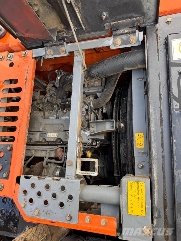 Hitachi ZX 135 US-5B Pásové rýpadlá