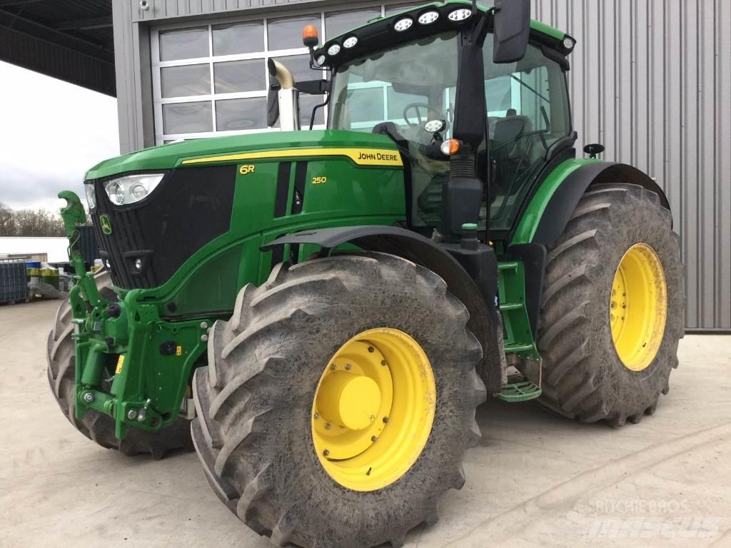 John Deere 6R250 Traktory