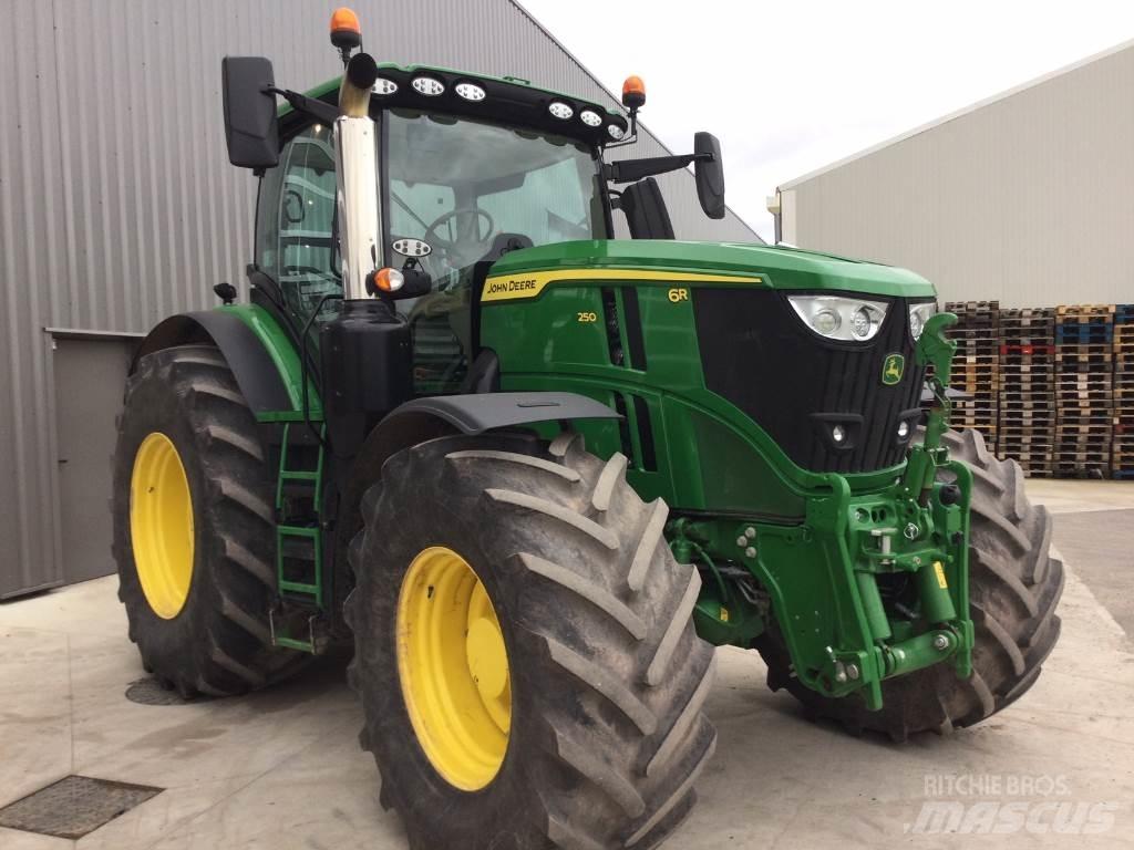 John Deere 6R250 Traktory