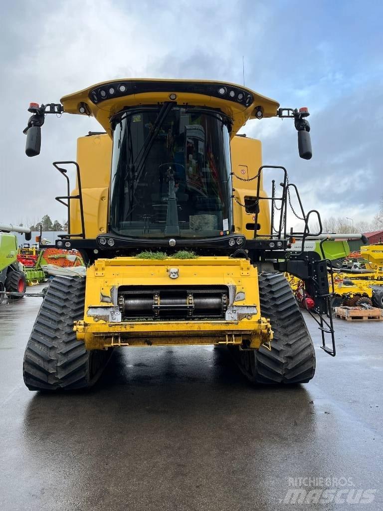 New Holland CR 9.90 Kombinované zberacie stroje