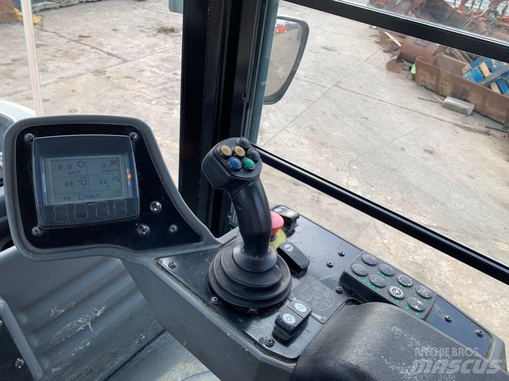 CAT CB 7 Tandemové valce
