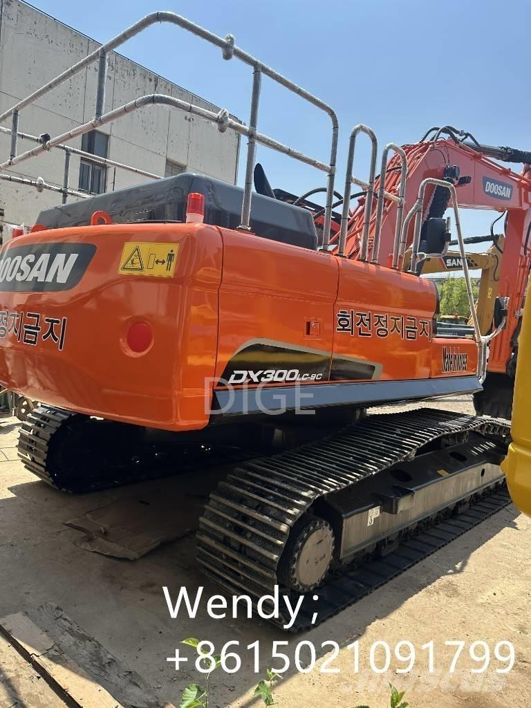 Doosan DX 300 Midi rýpadlá 7 t - 12 t