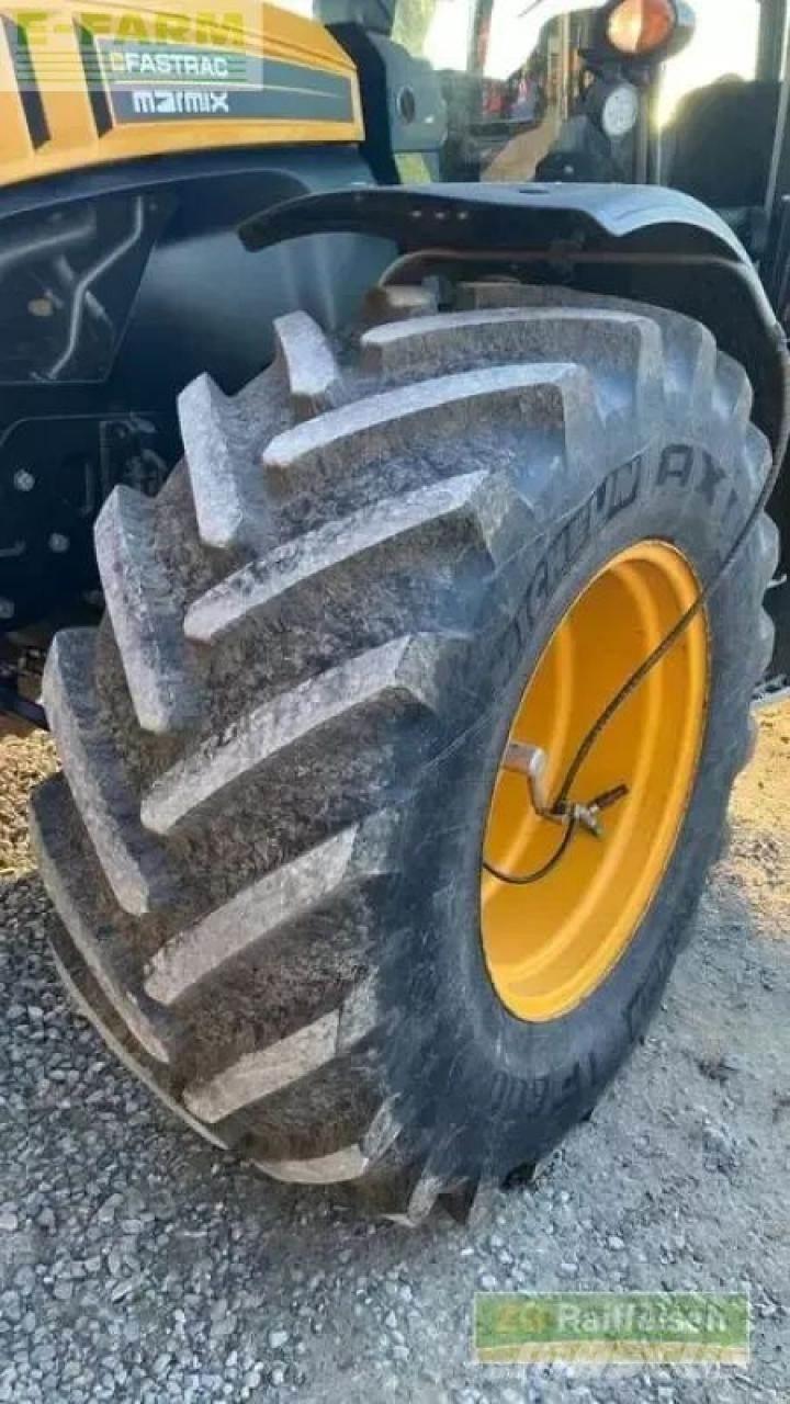 JCB fastrac 4220 Traktory