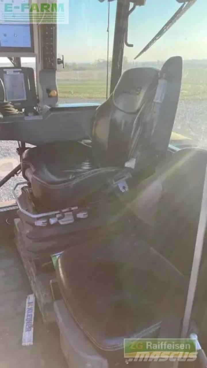 JCB fastrac 4220 Traktory