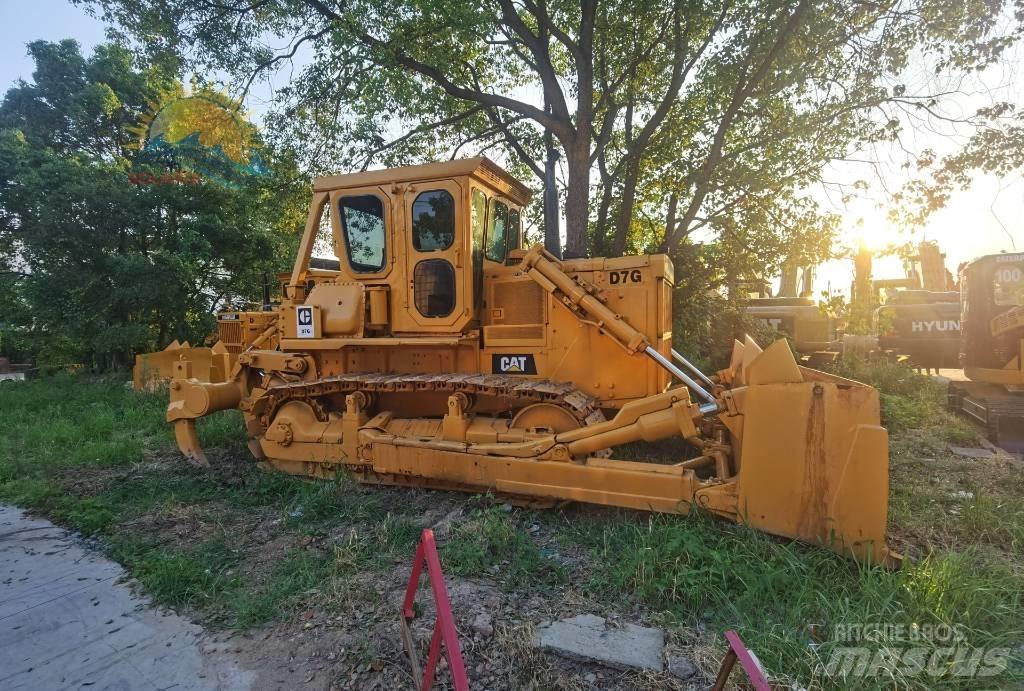 CAT D 7 G Pásové dozéry