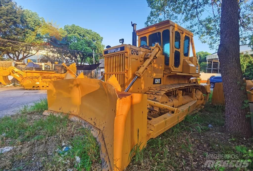 CAT D 7 G Pásové dozéry