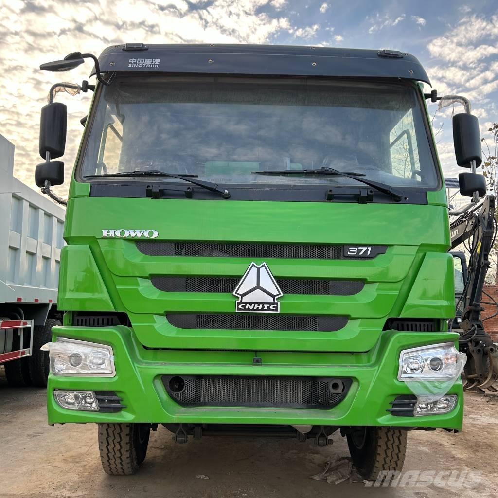 Howo 371 Skriňová nadstavba