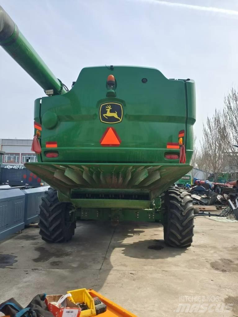 John Deere S660 Kombinované zberacie stroje