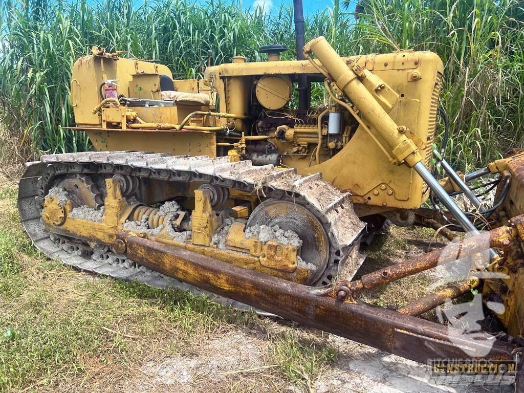 CAT D 6 C Pásové dozéry