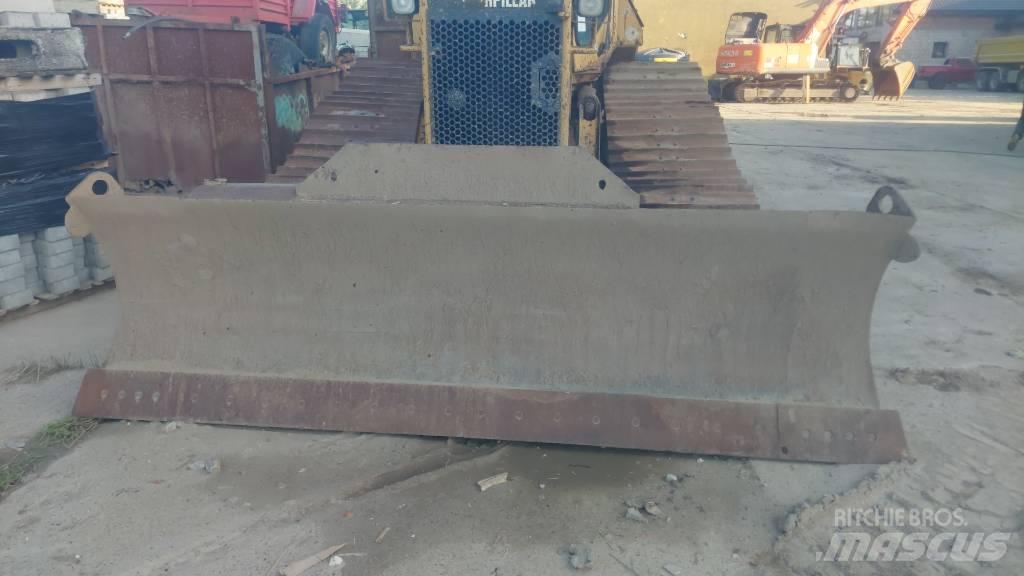 CAT D 4 LGP Pásové dozéry