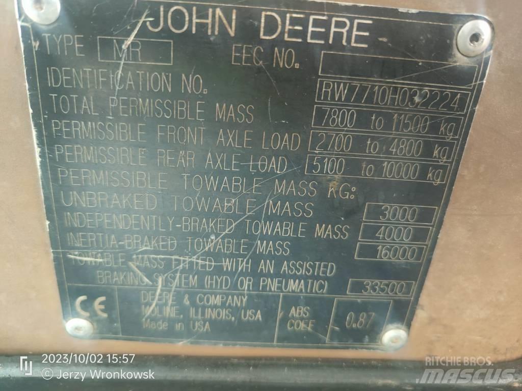 John Deere 7710 Traktory