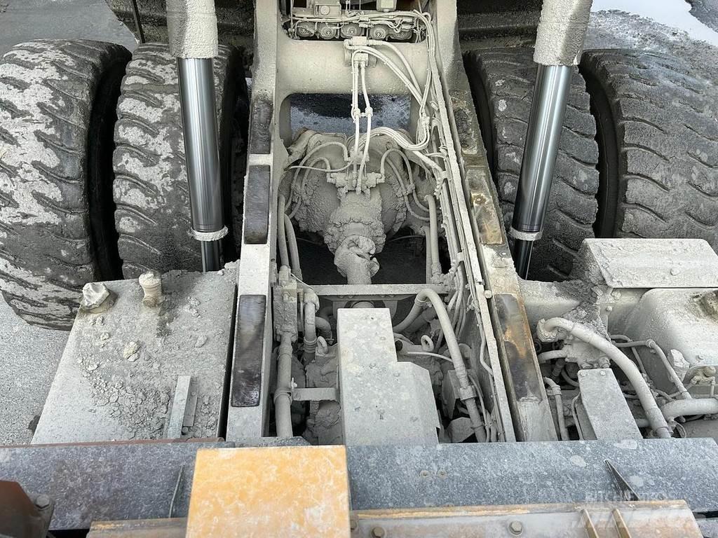 Komatsu HD605-7 Stavebné sklápače