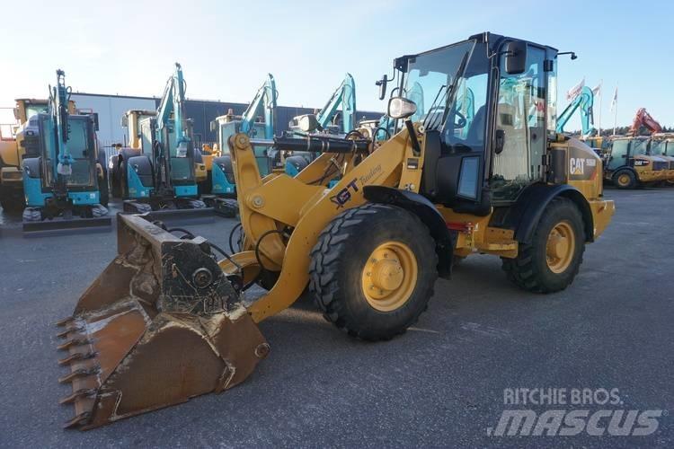 CAT 906 M Kolesové nakladače