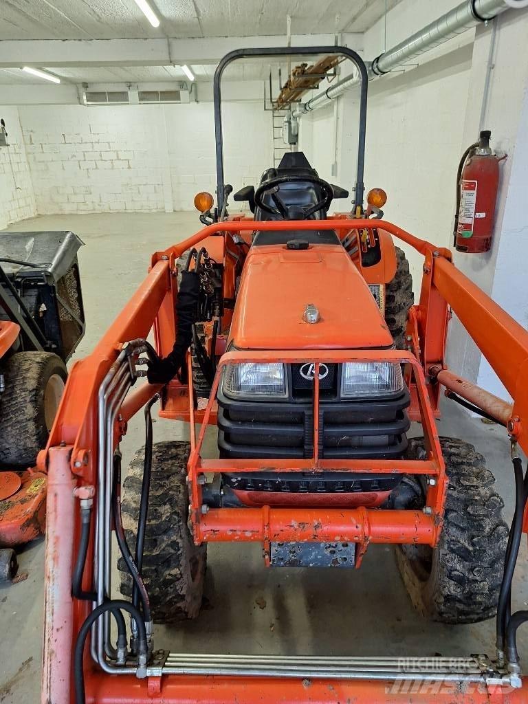 Kubota B 2710 Traktory