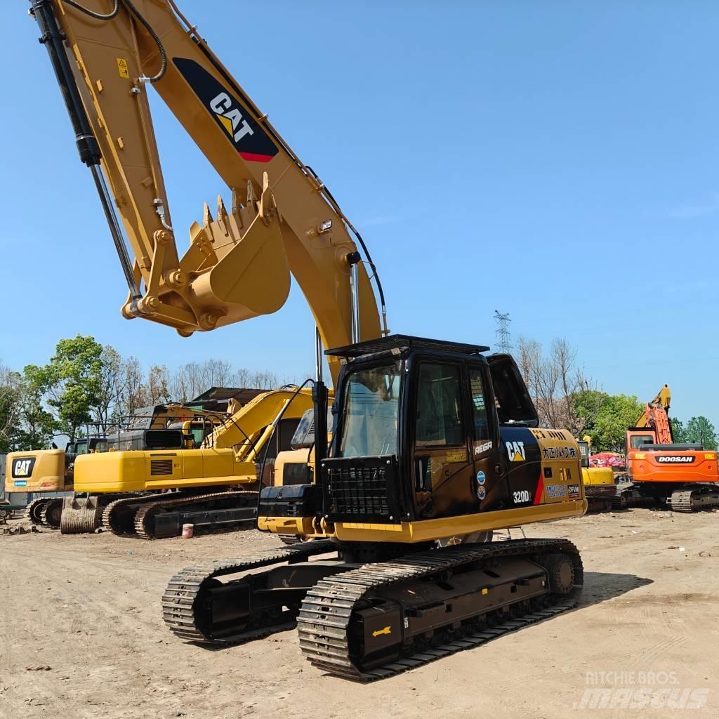 CAT 320D2 Pásové rýpadlá