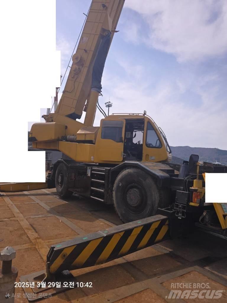 Kobelco RK 450 Žeriavy pre ťažký terén