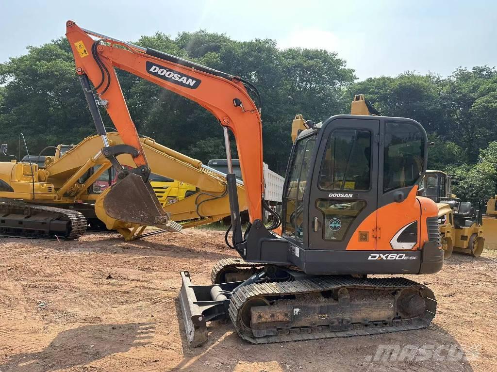 Doosan DX 60 Pásové rýpadlá