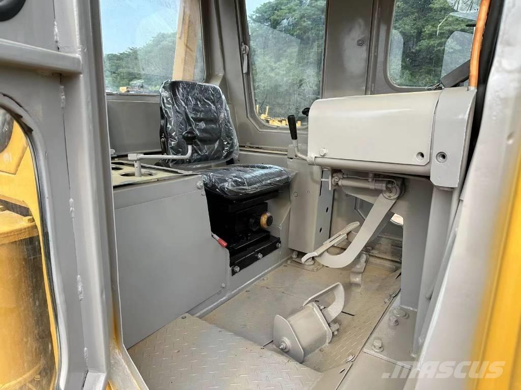 CAT D7G Pásové dozéry