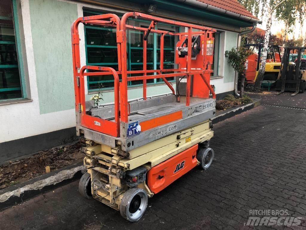 JLG 1930 ES V-2927 Vertikálne stĺpové výťahy