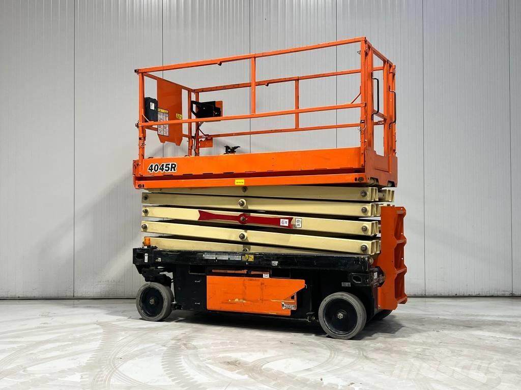 JLG 4045R Nožnicové zdvíhacie plošiny